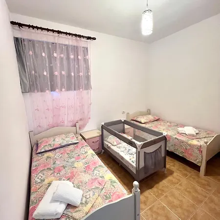 Nyaraló Arsi House *